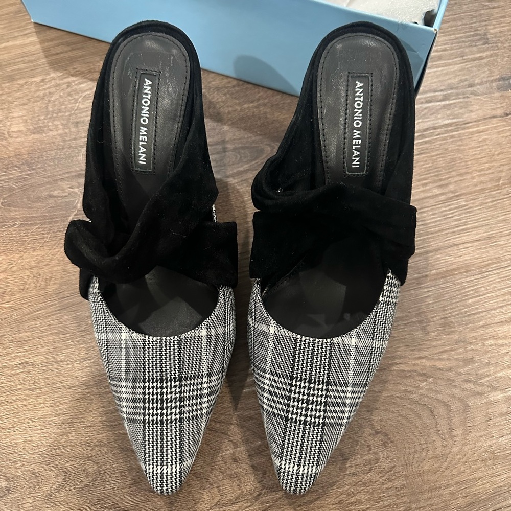 Brand New Antonio Melani high heels – new with box Never Worn